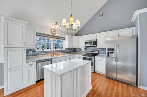 Kitchen - 4 Jerome St, Smithtown, NY 11787 photo 1 of 6