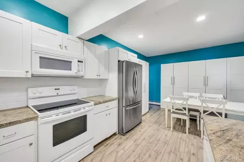 Kitchen - 4 Jerome St, Smithtown, NY 11787 photo 5 of 6