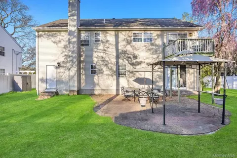 Exterior - 4 Jerome St, Smithtown, NY 11787 photo 3 of 6