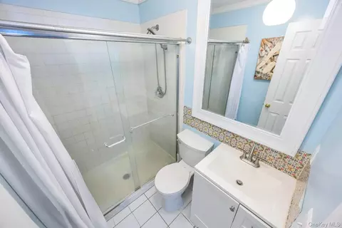 Bath - 4 Jerome St, Smithtown, NY 11787 photo 3 of 3