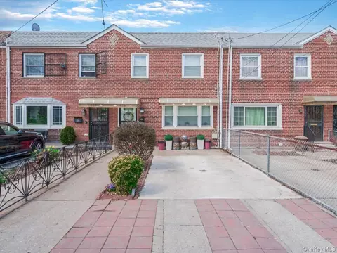 658 Pine St, Brooklyn, NY 11208