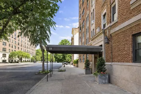 18 W 70 St #9-H, New York, NY 11023