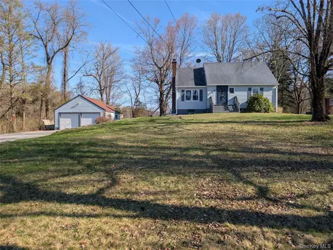 392 Titusville Rd, Poughkeepsie, NY 12603