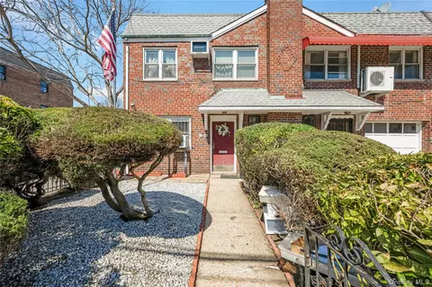 95-01 43rd Ave, Elmhurst, NY 11373