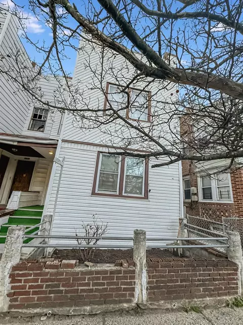 10913 127th St, New York, NY 11420