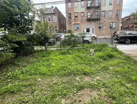 3148 Seymour Ave, New York, NY 10469