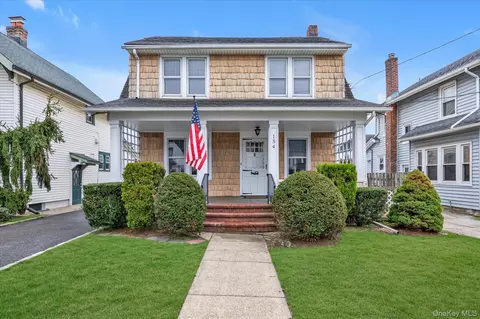 154 Rocklyn Ave, Lynbrook, NY 11563