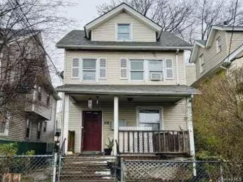 59 Crescent Ave, New Rochelle, NY 10801