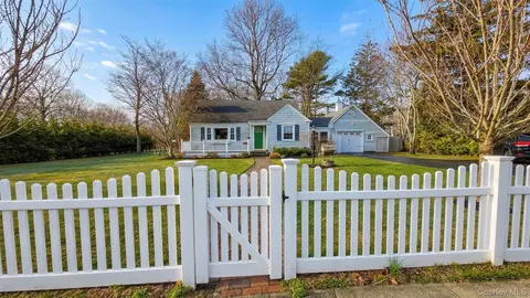 32 Atlantic Ave, East Moriches, NY 11940