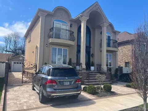 158-28 86th St, Howard Beach, NY 11414