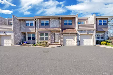 2840 Nicole Ct, Oceanside, NY 11572