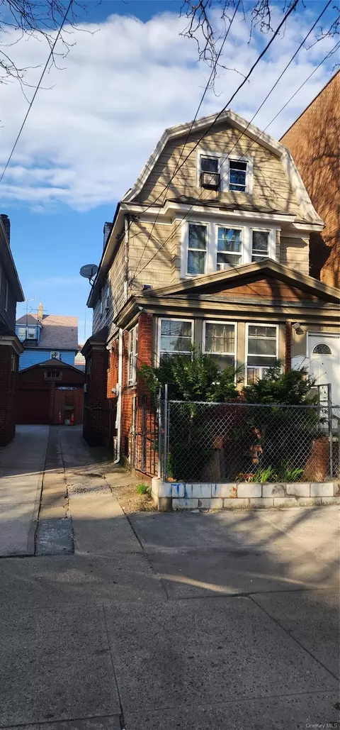 42-19 Elbertson St, Elmhurst, NY 11373
