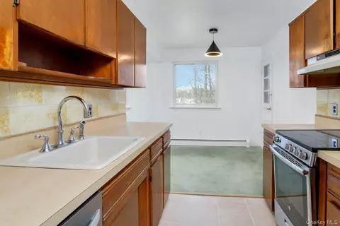 Kitchen - 10 N James St #N, Peekskill, NY 10566 photo 1 of 1