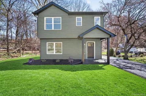 111 Cedar Ave, New Windsor, NY 12553