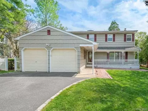 53 Grove St # A, Glenwood Landing, NY 11547