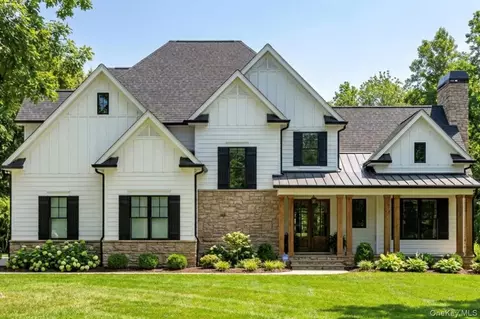 26 Kimlin Ct, Poughkeepsie, NY 12603