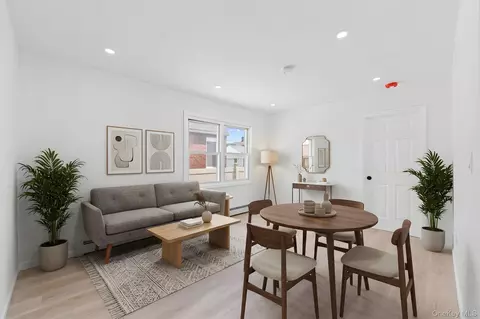 21908 131st Ave, New York, NY 11413