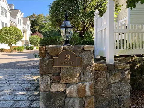 29 Carpenter Ave #B6, Mount Kisco, NY 10549