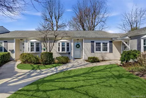 65 Harbor N, Amityville, NY 11701