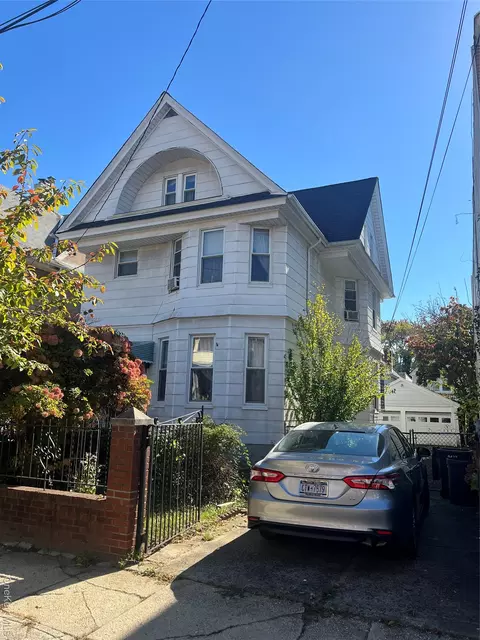 9432 86 Ave, New York, NY 11421
