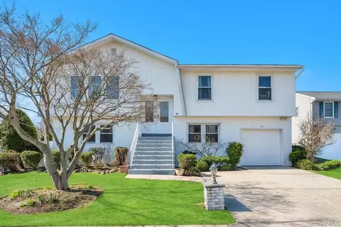 54 Felicia Ct, Plainview, NY 11803