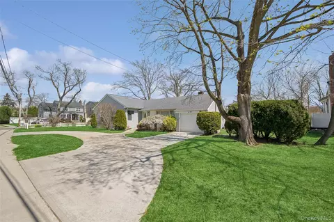 2961 Allon St, Oceanside, NY 11572