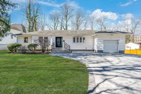 45 Roslyn Rd, North Hempstead, NY 11577