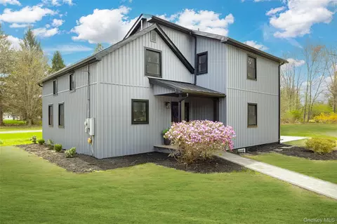 96 Montfort Rd, Wappingers Falls, NY 12590