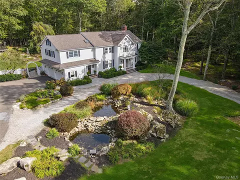 33 Peters Ln, Pound Ridge, NY 10576
