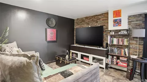 Living - 253 Cornelia St, Brooklyn, NY 11221 photo 9 of 9