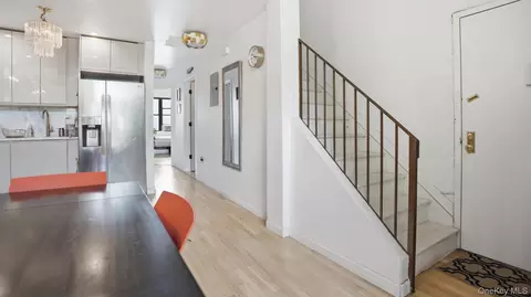 Entry Way - 253 Cornelia St, Brooklyn, NY 11221 photo 2 of 3