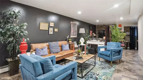 Living - 253 Cornelia St, Brooklyn, NY 11221 photo 7 of 9