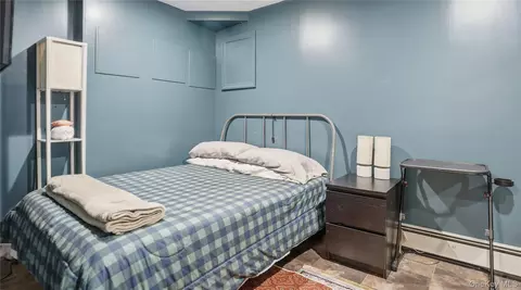 Bedroom - 253 Cornelia St, Brooklyn, NY 11221 photo 1 of 4