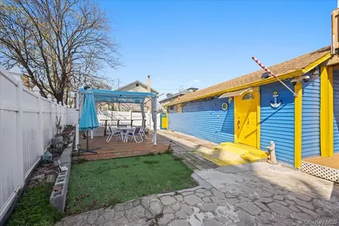 57 Pennyfield Cp, New York, NY 10465