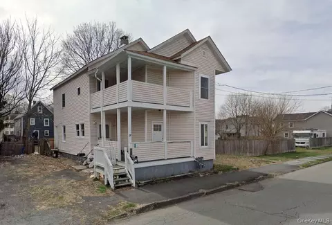 97 Hammond St, Port Jervis, NY 12771