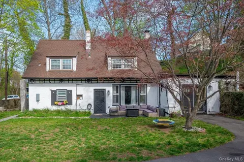25 Whitewood Ave, New Rochelle, NY 10805
