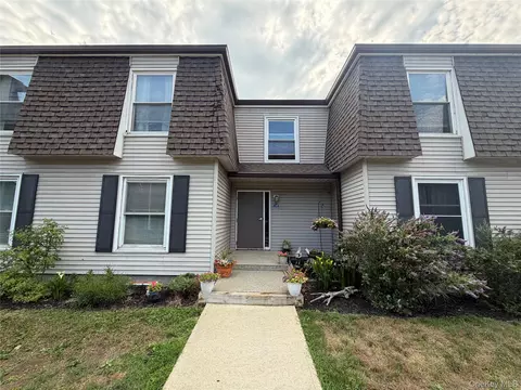 150 Rinaldi Blvd #1C, Poughkeepsie, NY 12601