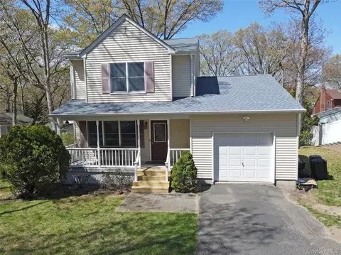 28 Williston Rd, Sound Beach, NY 11789