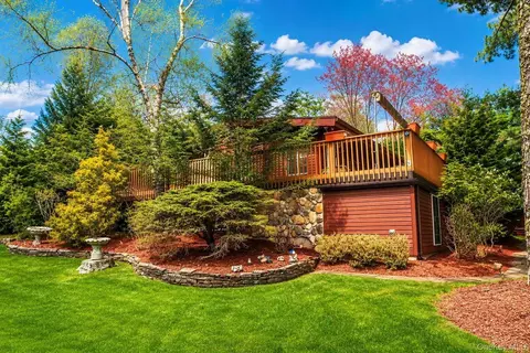 12 Donenfeld Dr, Bethel, NY 12749