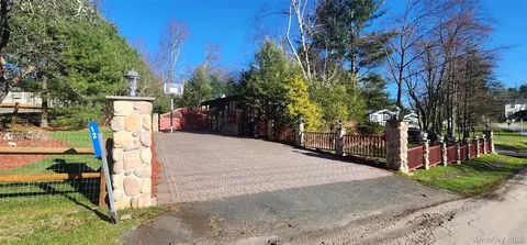 12 Donenfeld Dr, Bethel, NY 12749