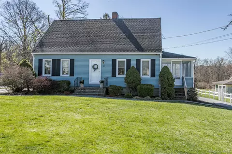 18 Scanlon Ave, Florida, NY 10921