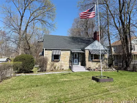 Exterior - 176 Willow Ave, Cornwall, NY 12518 photo 2 of 5