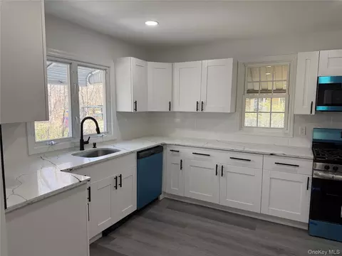 Kitchen - 176 Willow Ave, Cornwall, NY 12518 photo 1 of 2