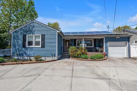 358 Main St, East Rockaway, NY 11518
