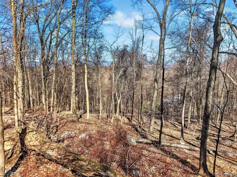20-22 Hideaway Pl, Beacon, NY 12508 photo 4