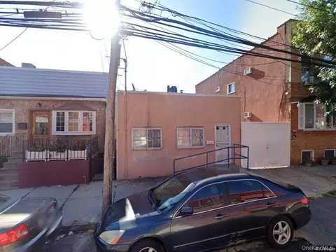 33-73 10th St, New York, NY 11106