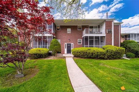 50 Bon Aire Cir #C-16, Ramapo, NY 10901
