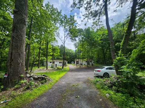 459 Gardnertown Rd, Newburgh Town, NY 12550