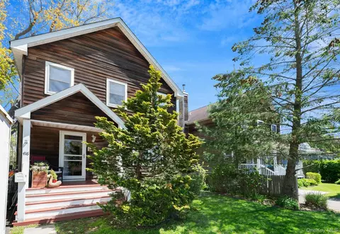 416 3rd St, Greenport, NY 11944