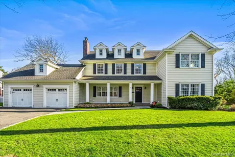 12 Whitehall Rd, Rockville Centre, NY 11570